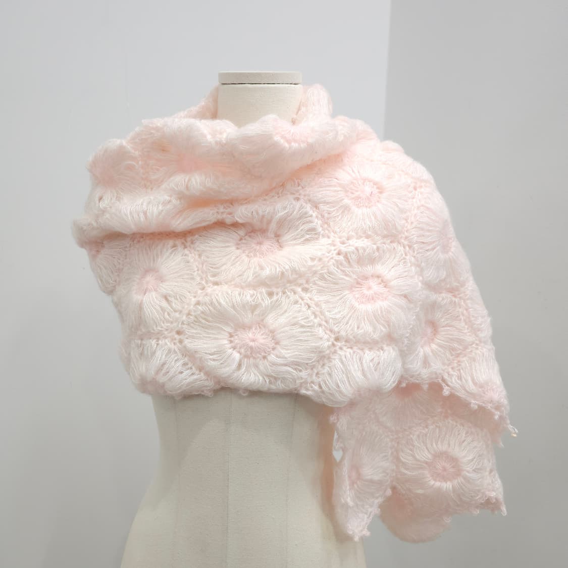핑크 꽃장식 뜨개 머플러 숄  상품이미지2