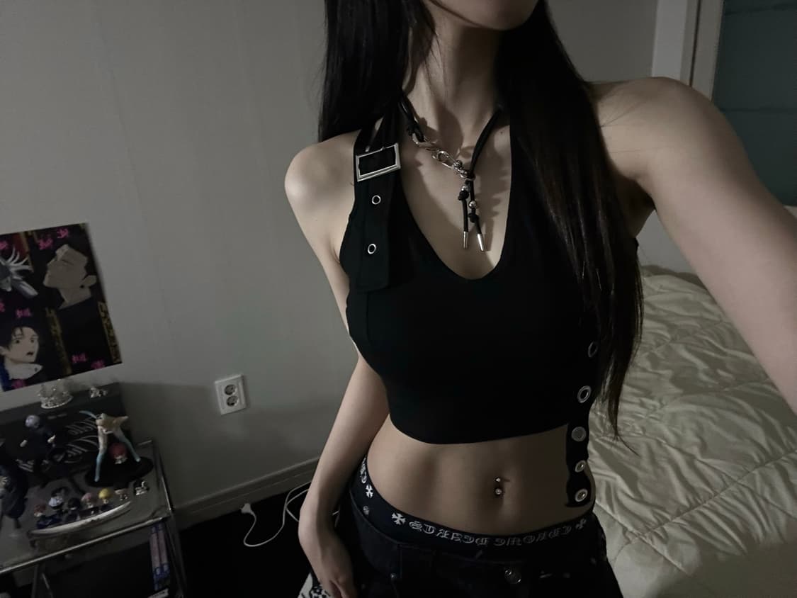 Eyelet Halter Top 상품이미지1