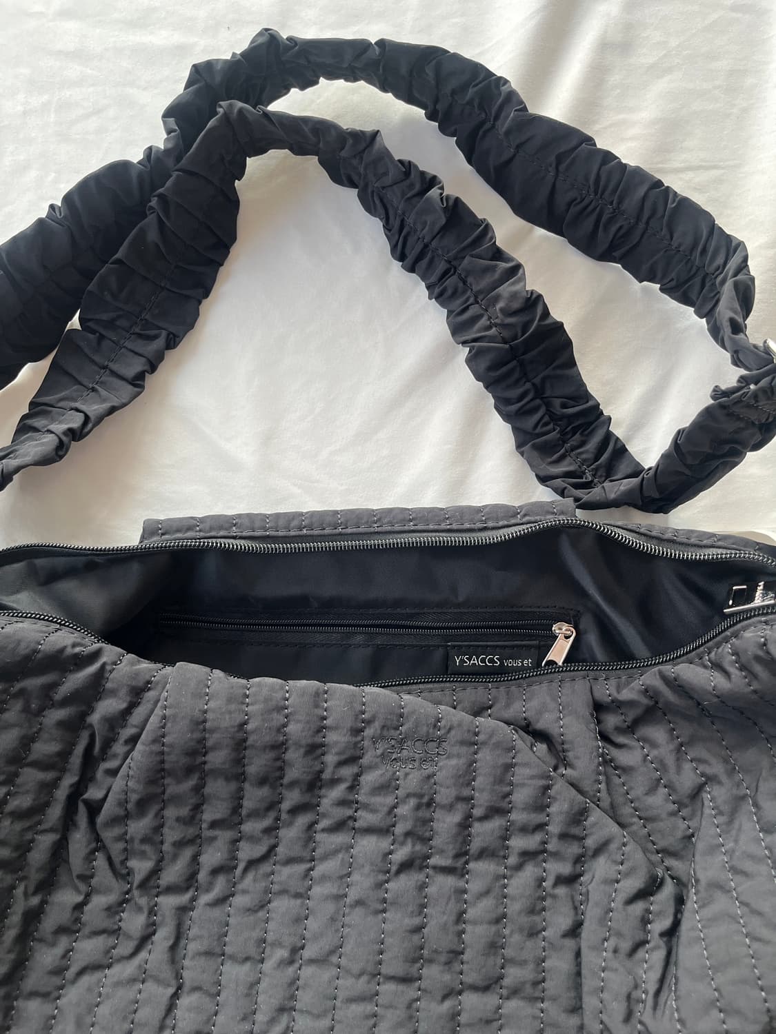 Y’SACCS 요지 야마모토 퀼티드 셔링 패디드 숄더 백 상품이미지6