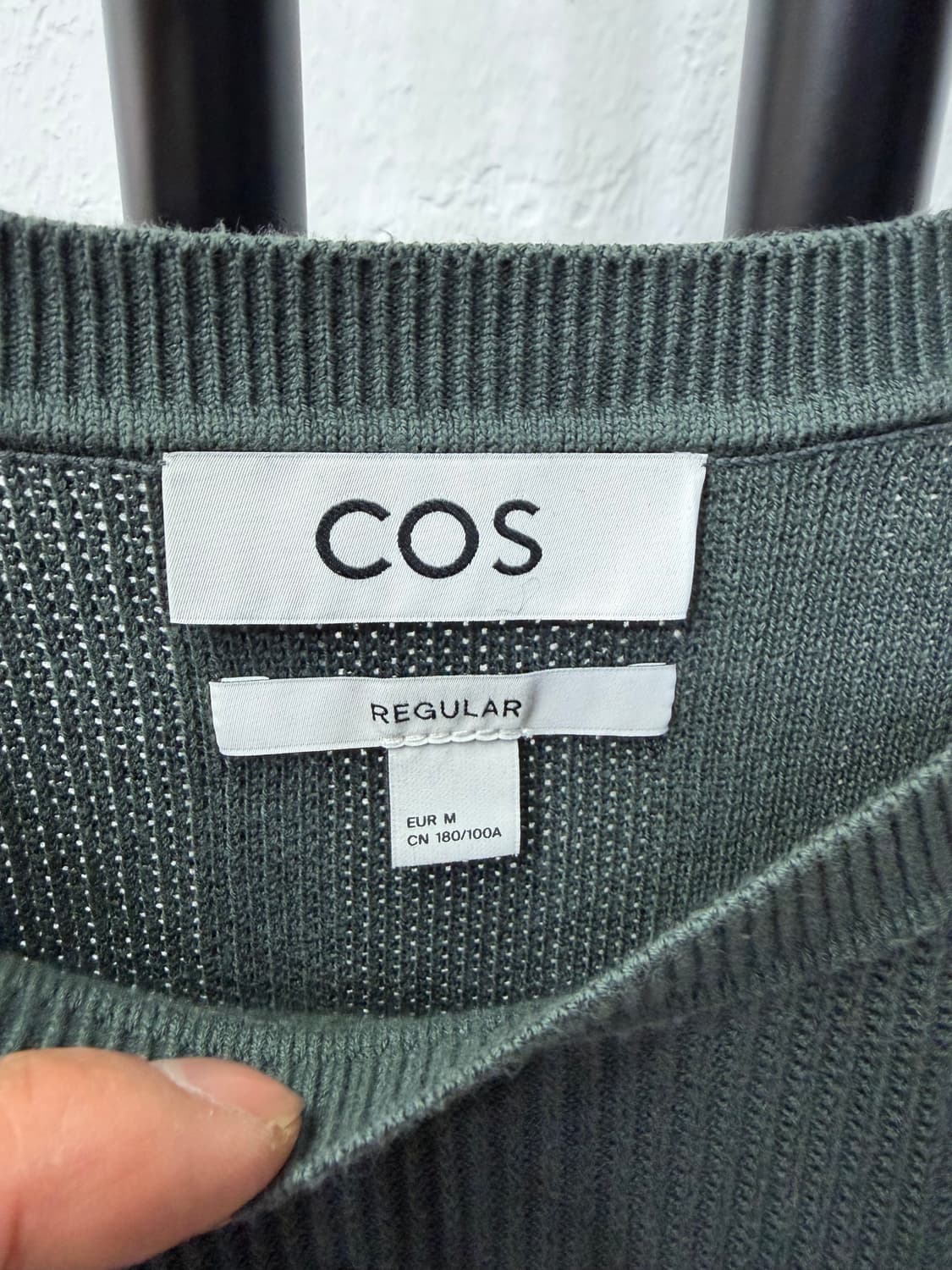 정품) COS 코스 남성 레귤러핏 그린 반팔 니트티 M 상품이미지5