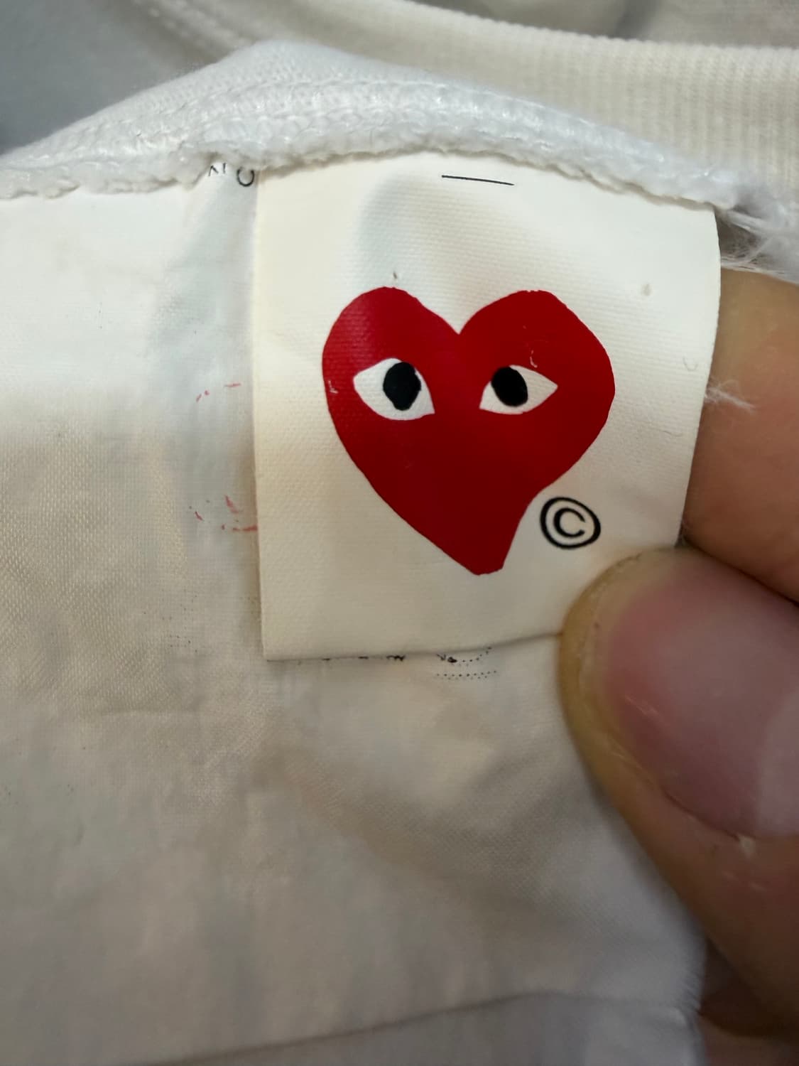 꼼데가르송 블랙하트 스몰로고 반팔티 상품이미지6