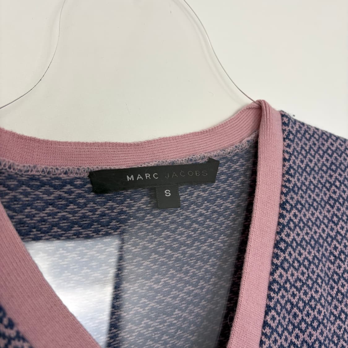 마크제이콥스 브이넥 니트 티셔츠 상품이미지2