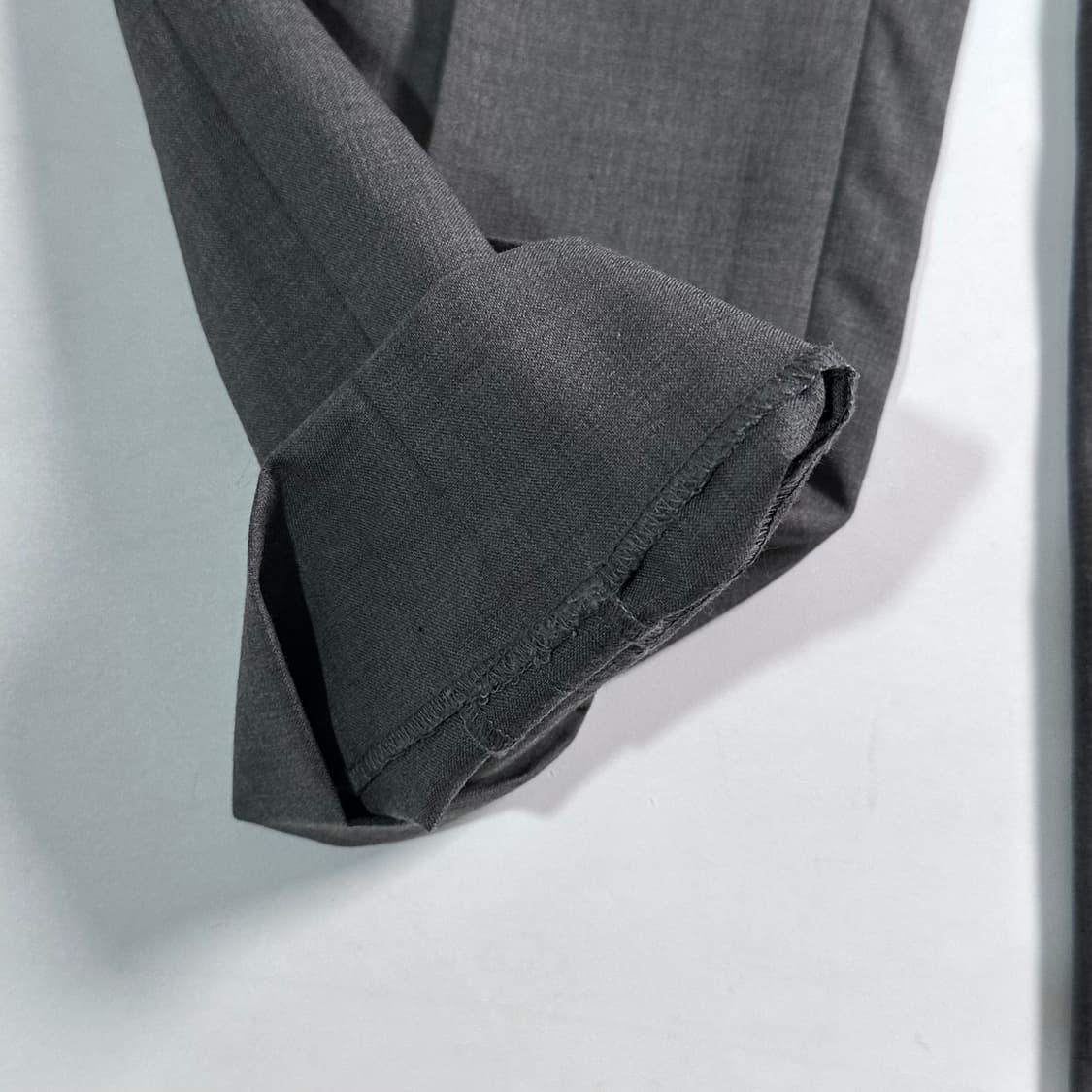  톰브라운 사선 그레이 슬랙스   상품이미지6