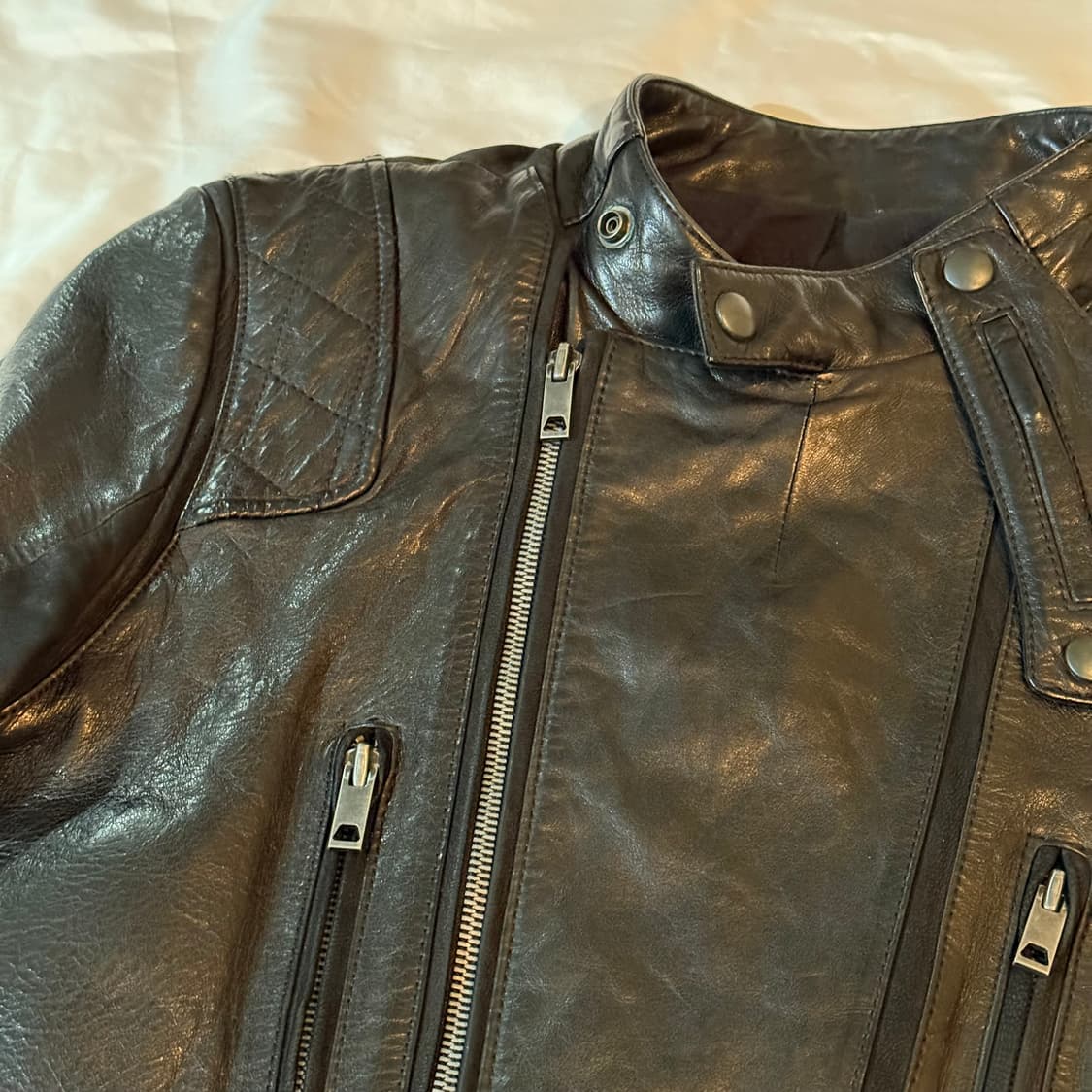 솔리드옴므 12f/w 사선 지퍼 바이커 자켓 판매합니다 상품이미지4