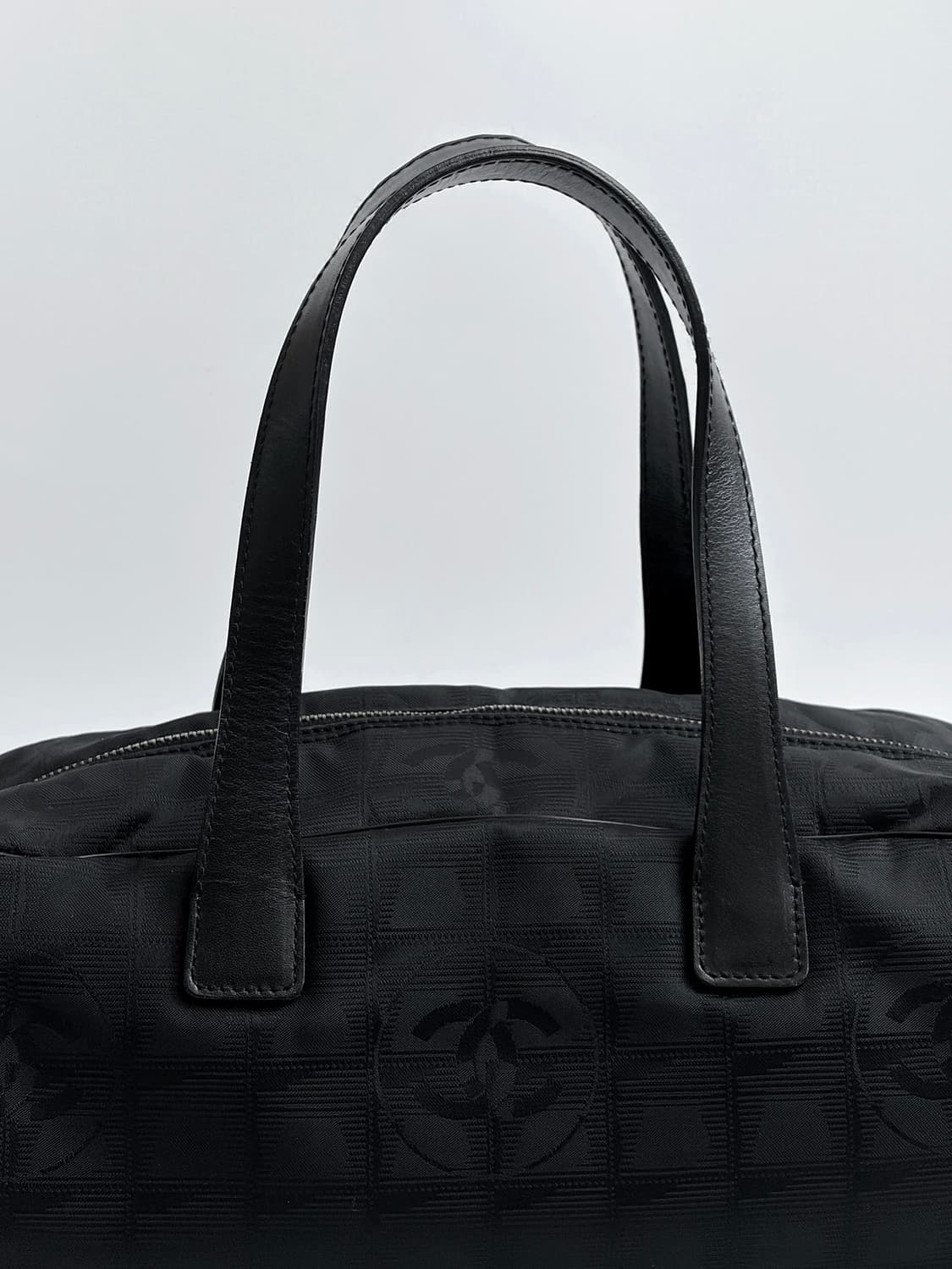 샤넬 뉴트래블라인 바게트 토트백 판매합니다. 상품이미지2