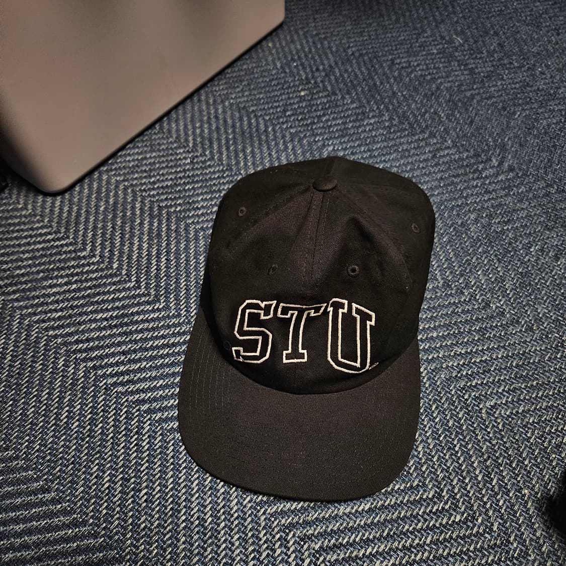 스투시 스투 아치 스트랩백 캡 쉐도우 블랙 팝니다. 상품이미지2