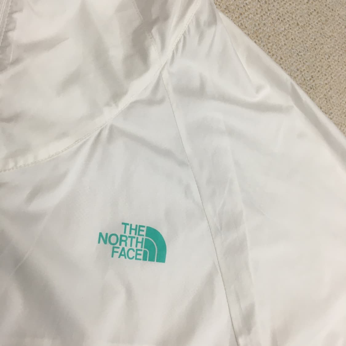 노스페이스 여성 경량 바람막이 CC05 상품이미지2