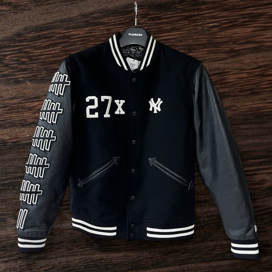 뉴에라X언디핏 레더 바시티 자켓 상품이미지1