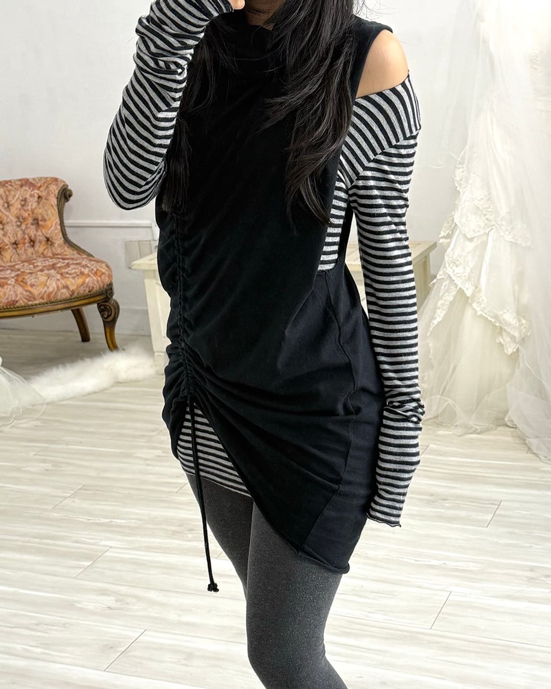 Black feminine shirring point sleeveless 상품이미지3