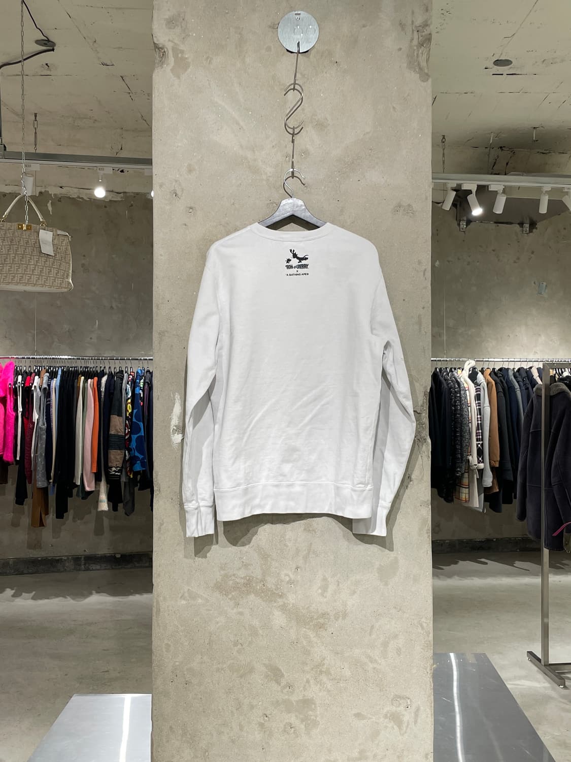 베이프 x 톰과 제리 화이트 페인팅 스웻 셔츠 상품이미지6