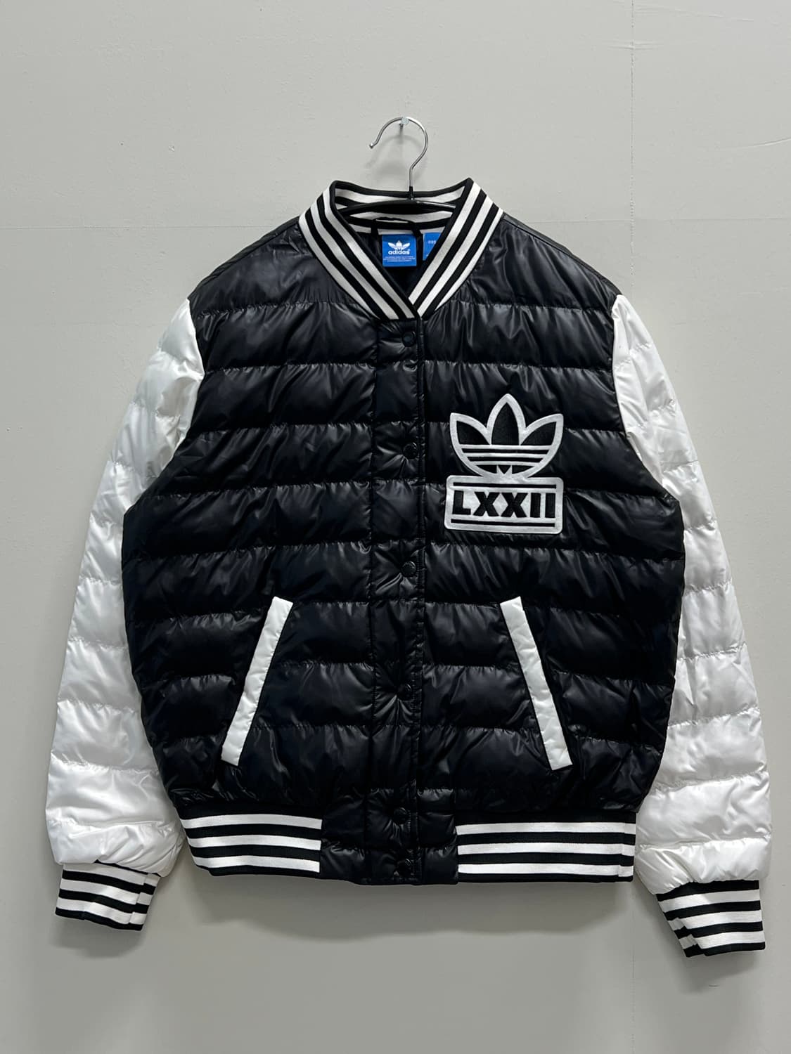 아디다스 빅트레포일 우먼스 바시티 패딩 자켓 상품이미지2