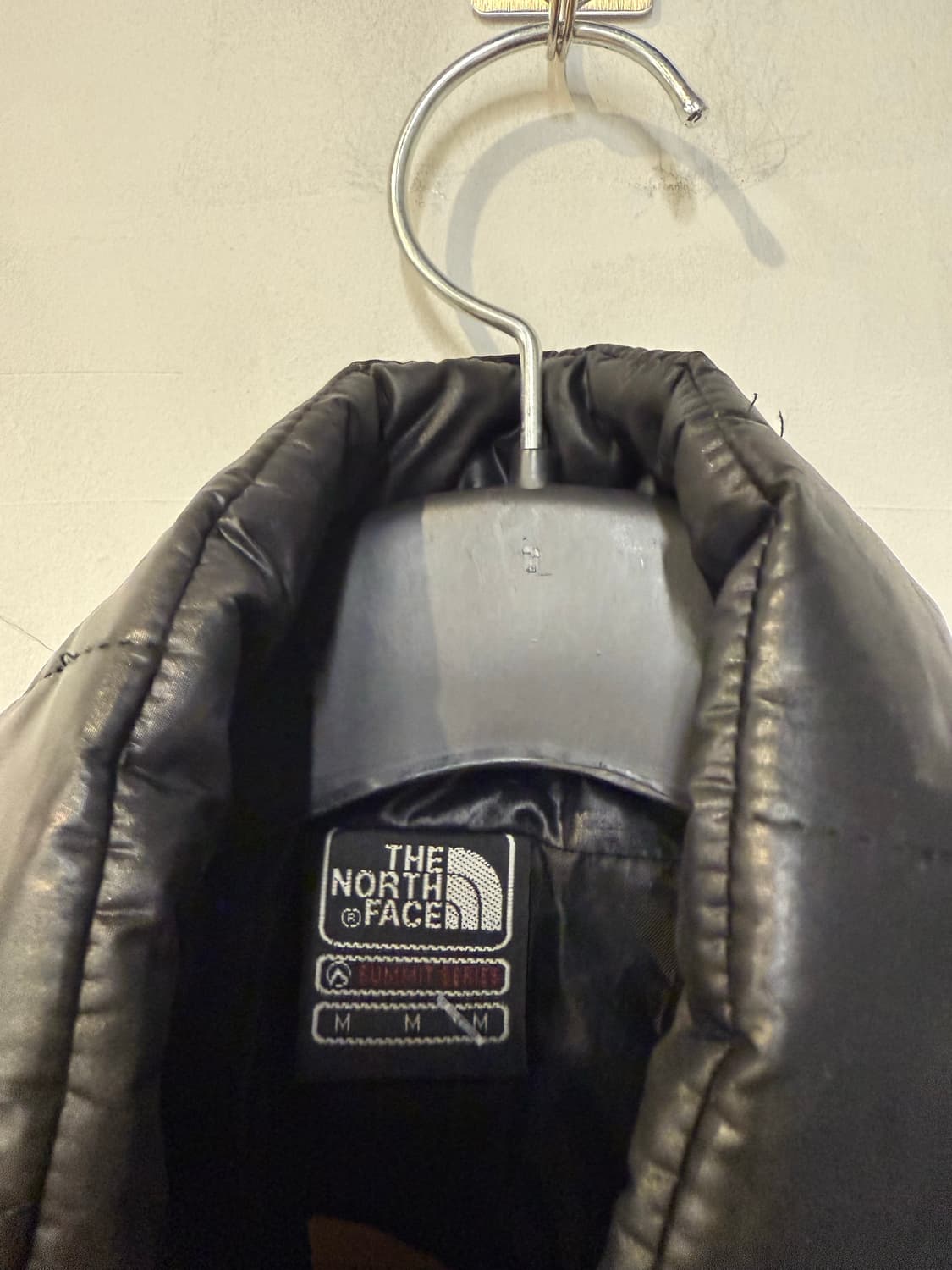 노스페이스 블랙 경량패딩 상품이미지3