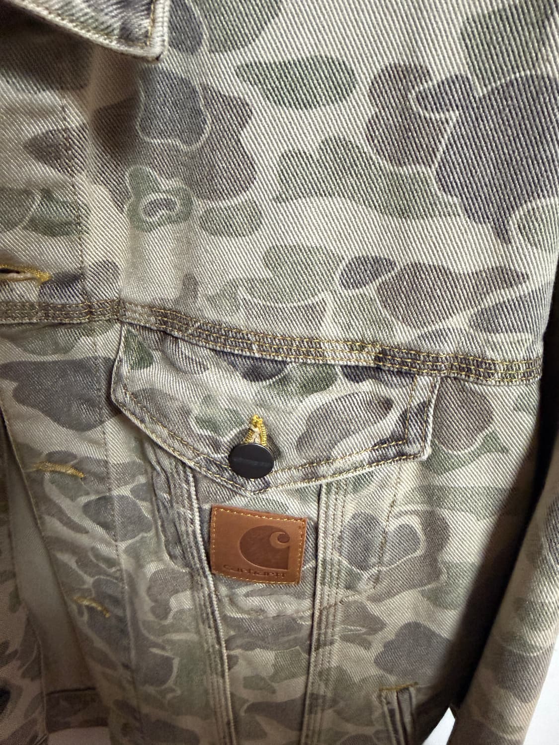 칼하트 WIP 덕 헬스턴 자켓 카모 덕 블랙 블리치드 상품이미지4