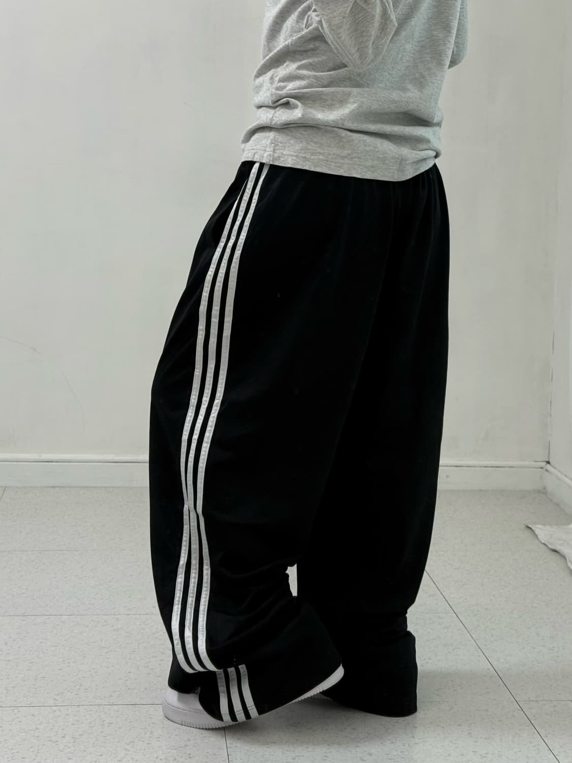 아디다스 삼선 와이드 팬츠 상품이미지3