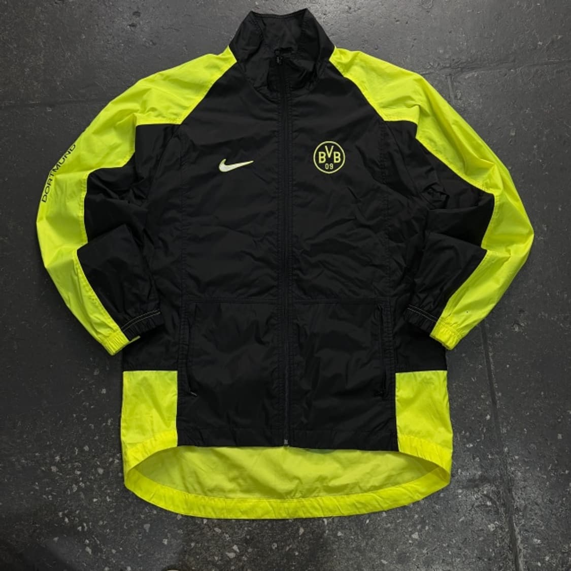 100 나이키 올드스쿨 97-98 도르트문트 바람막이 상품이미지1