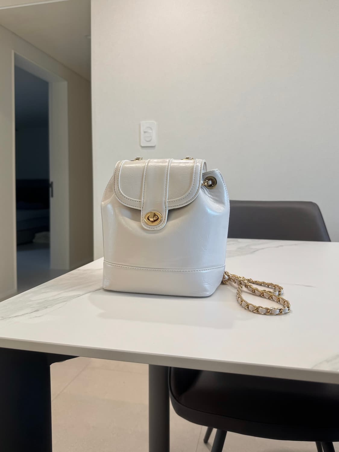 미니 금장 골드 체인 백팩 아이보리 상품이미지1