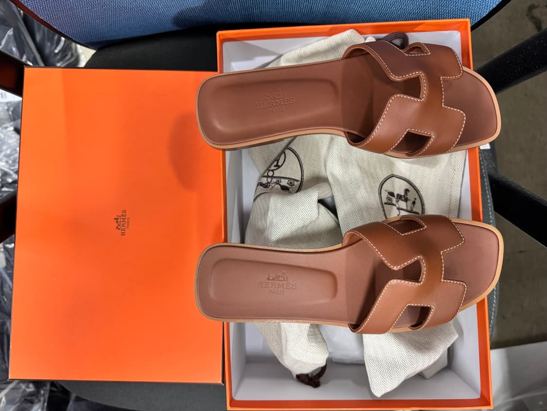 36사이즈 새상품 에르메스 오란 샌들 카프스킨 & 골드 피케르 에크루즈 상품이미지1