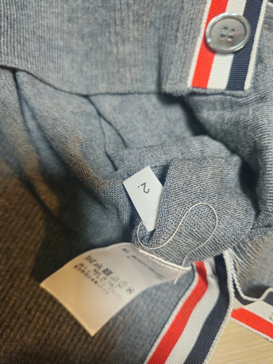 톰브라운 메리노울 가디건 그레이 2 상품이미지10