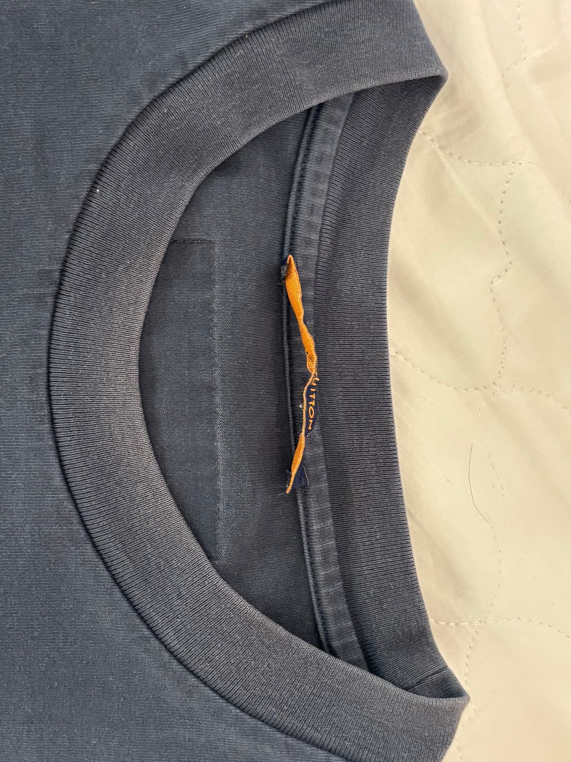 루이비통 엠보스드 정품 반팔 3벌 일괄 판매 상품이미지5