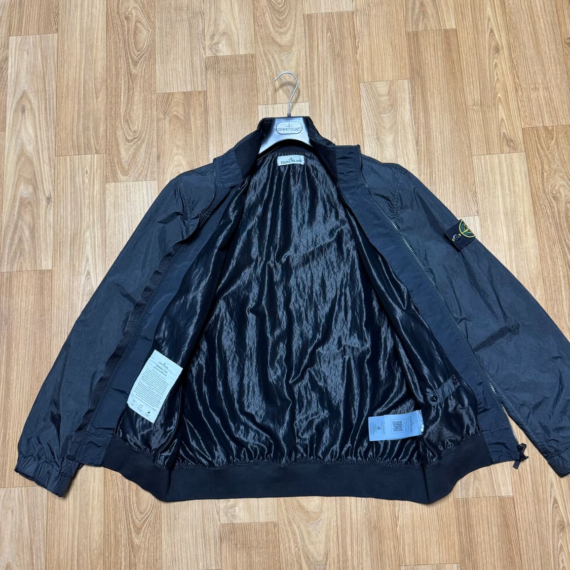 스톤아일랜드 25ss 크링클랩스 나일론 자켓 XL사이즈 블랙 상품이미지2