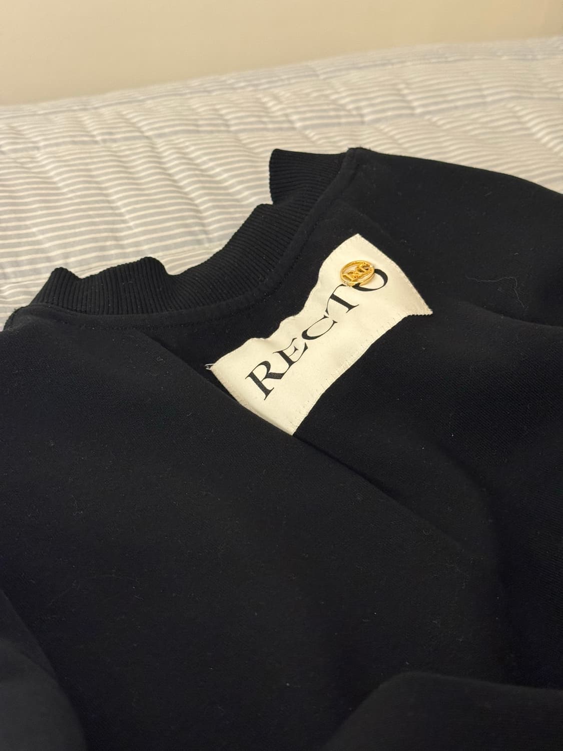 렉토 로고패치 맨투맨 상품이미지1