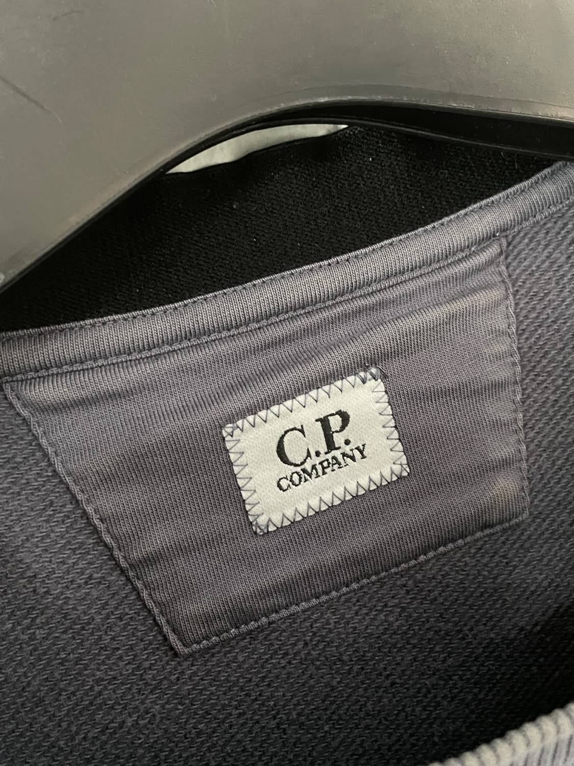 CP 컴퍼니 렌즈 맨투맨 상품이미지3