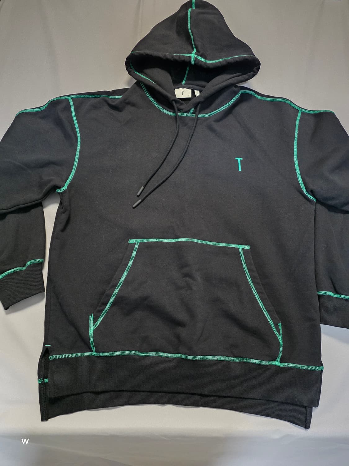 Tate 블랙 후드티 그린 스티치 상품이미지1