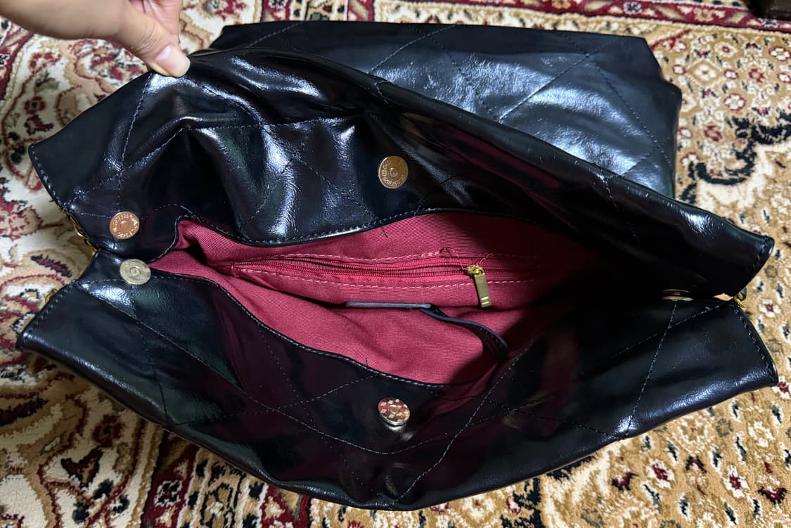 블랙 퀼팅 금장 체인 유광 레더 가죽 토트백 숄더백 쇼퍼백 가방 상품이미지9