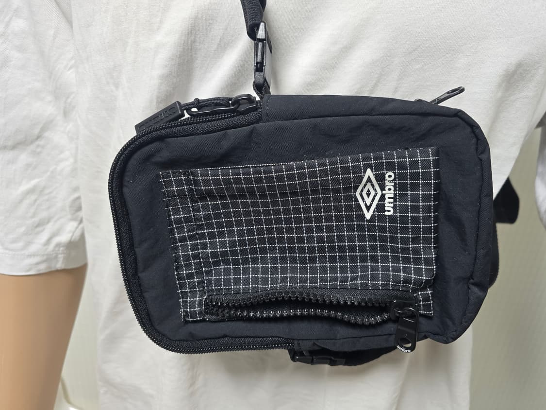 엄브로 크로스백 미니파우치 상품이미지4