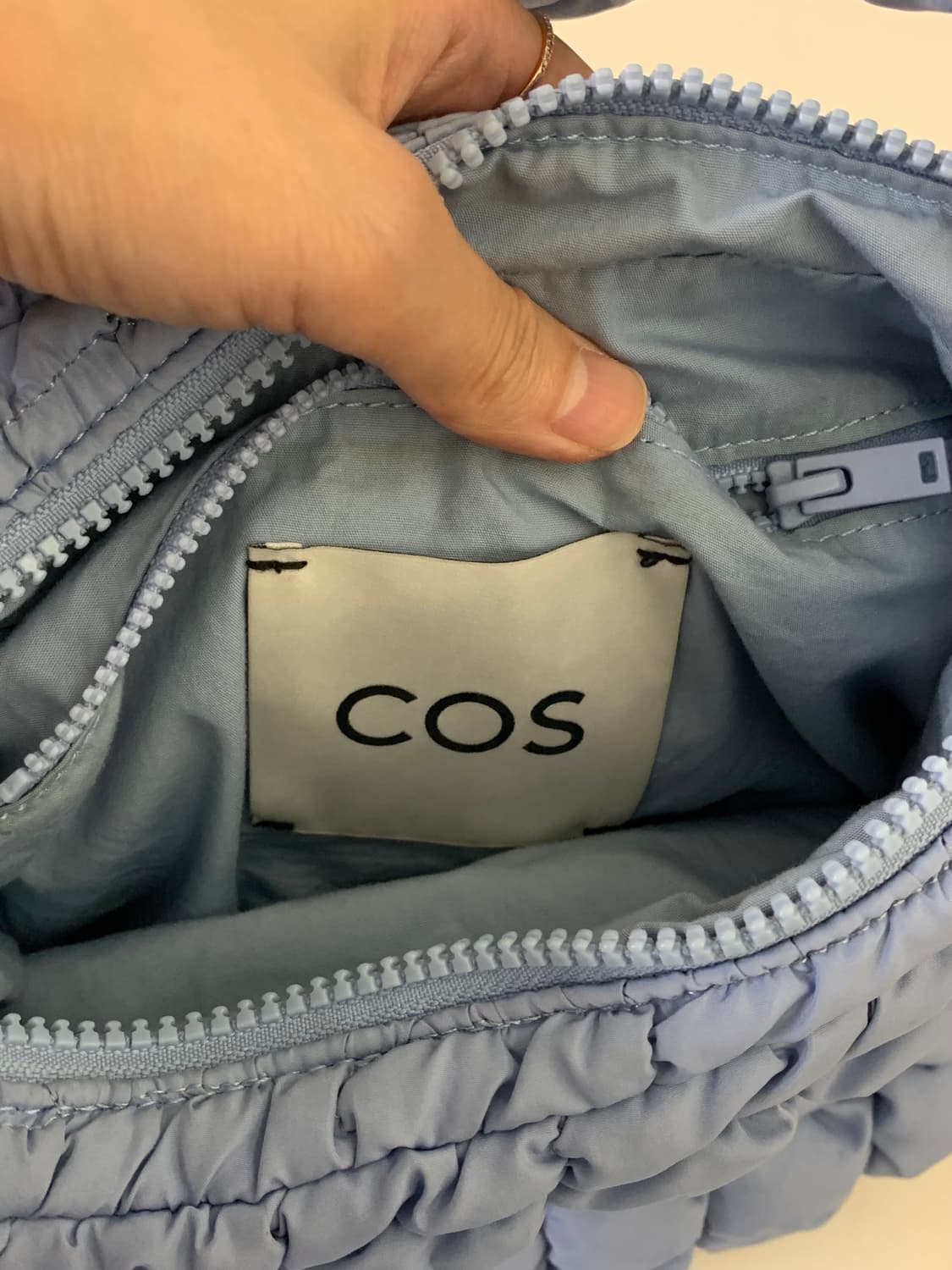 COS 코스 퀼티드 미니백 구름백 상품이미지5