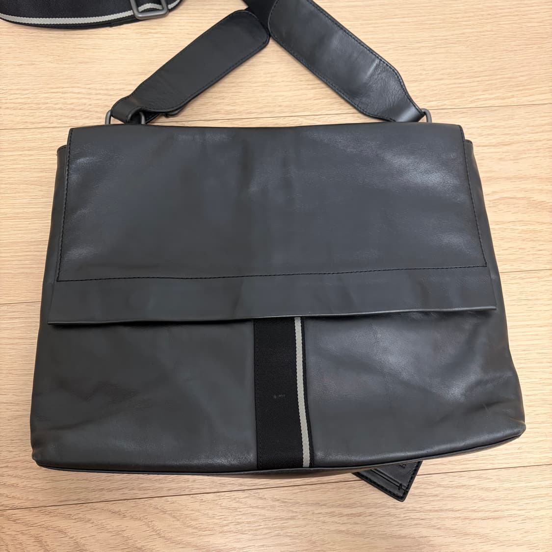 휴고 보스 남성 가죽 크로스백 숄더백 (가방) 상품이미지2