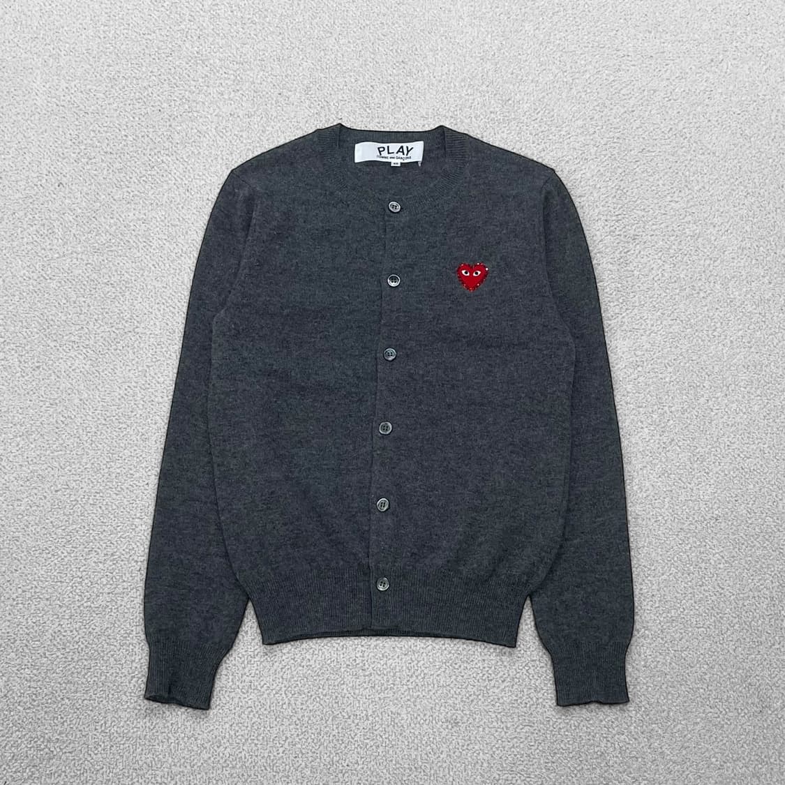 꼼데가르송 x 라인스톤 25ss 큐빅 하트 와펜 라운드 가디건 상품이미지2