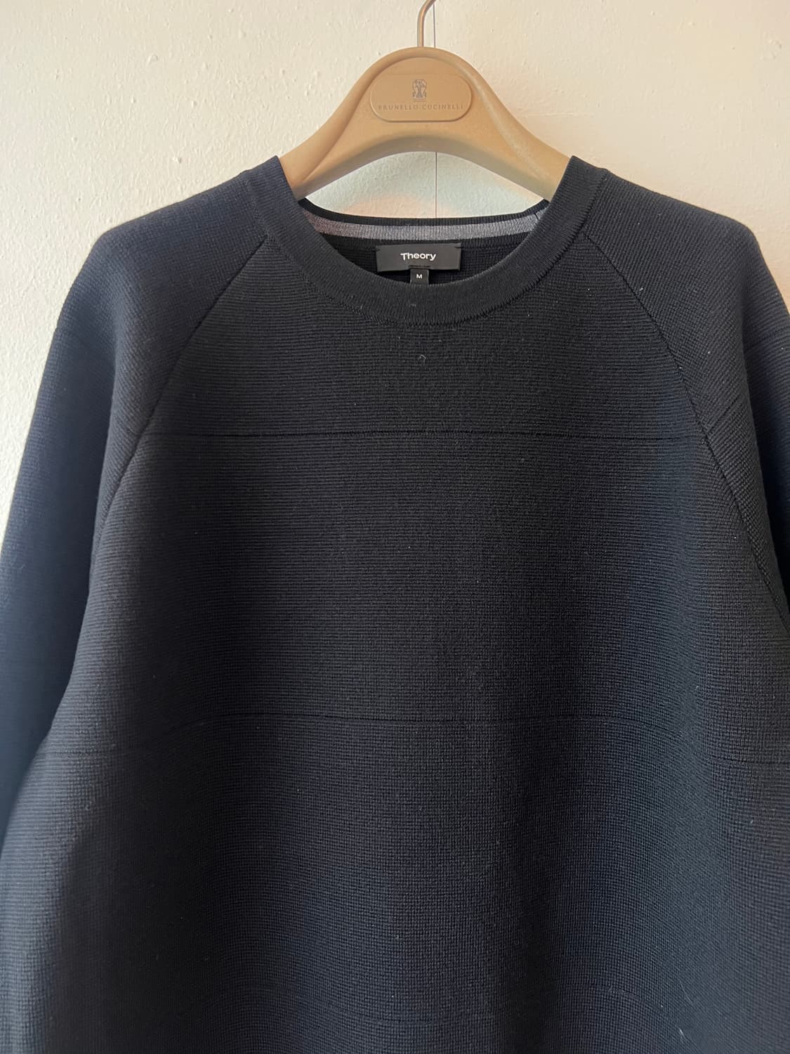 띠어리 남성 블랙 라운드니트 울니트 상품이미지1