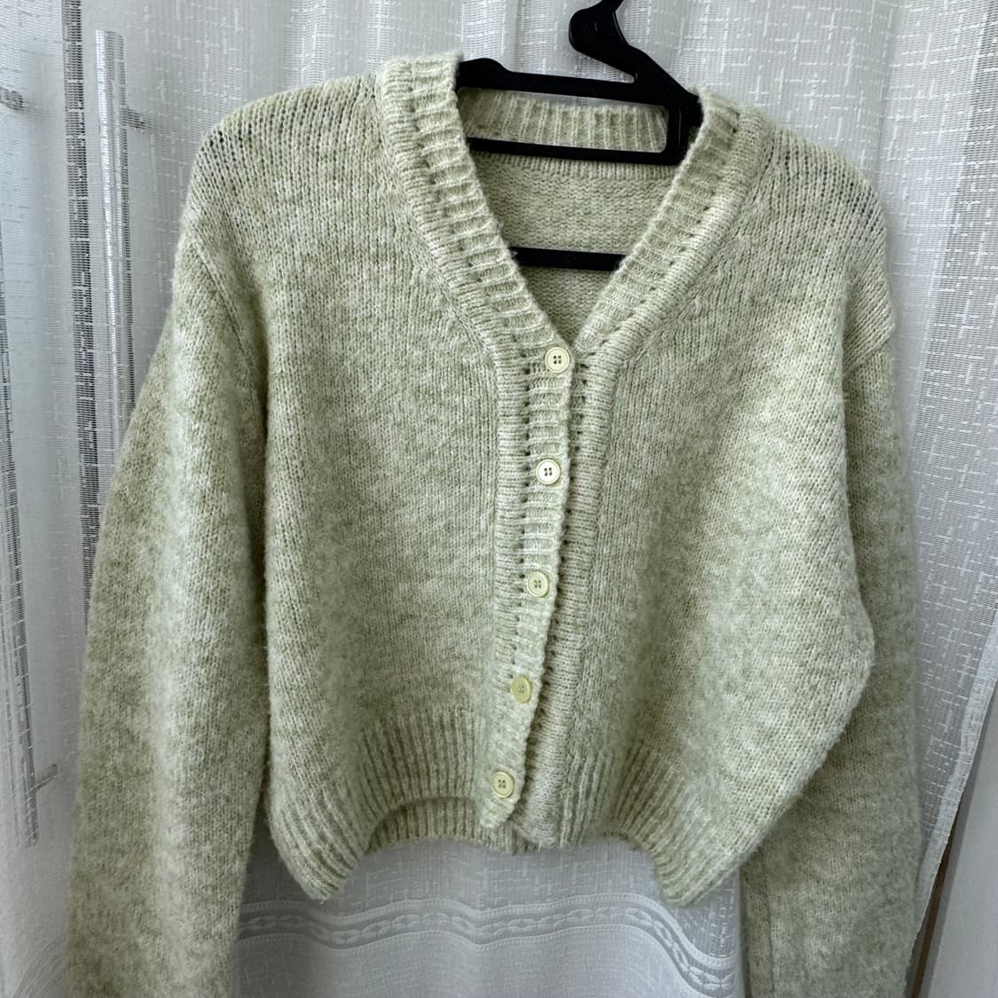 연두빛 브이넥 니트 가디건 상품이미지4