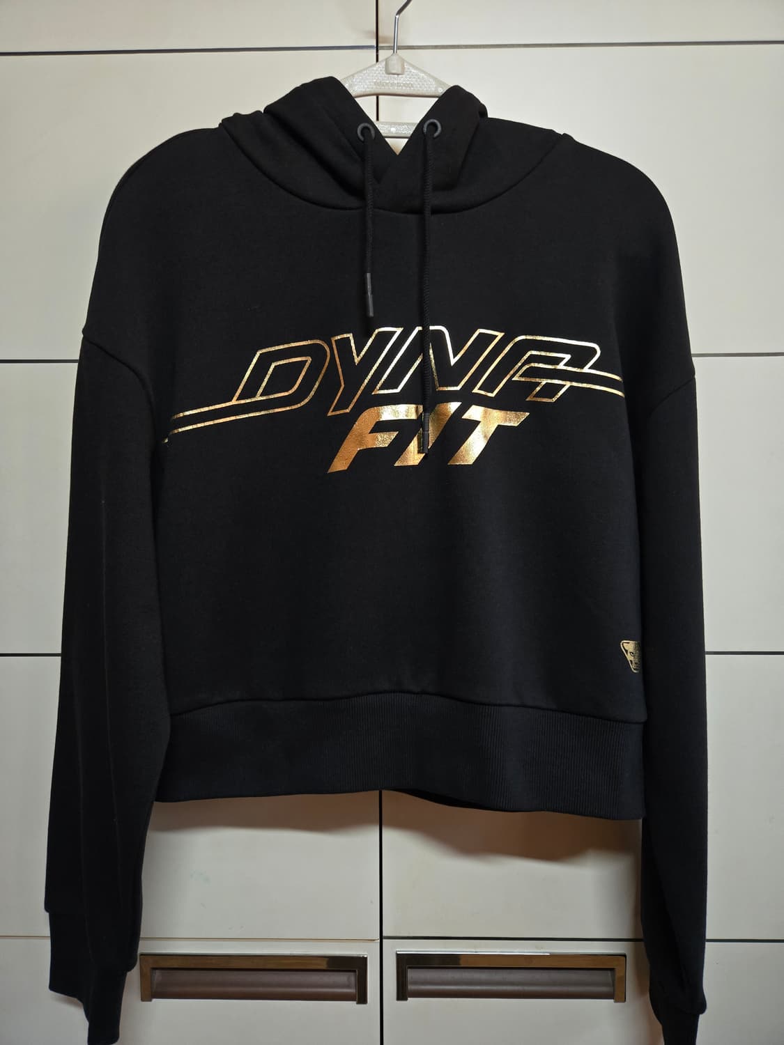 다이나핏 여성 블랙 크롭 후드티 상품이미지1