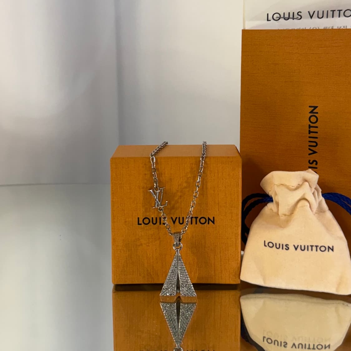 루이비통 LV 페이퍼플레인 목걸이 상품이미지3