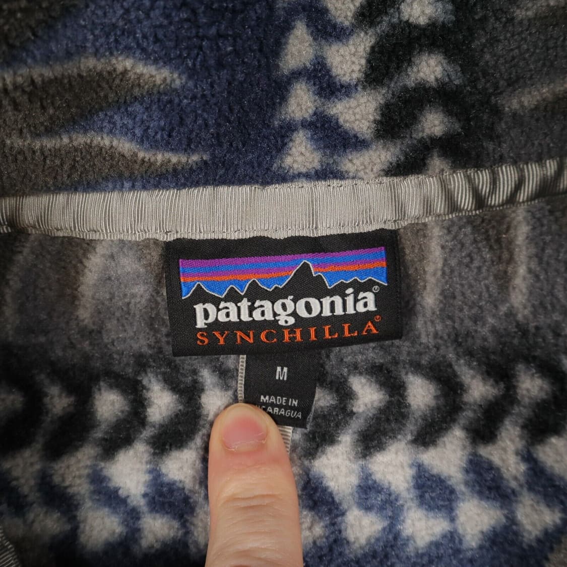 18FW 파타고니아 신칠라 스냅-티 플리스 숏헤어 멀티 블루 상품이미지3