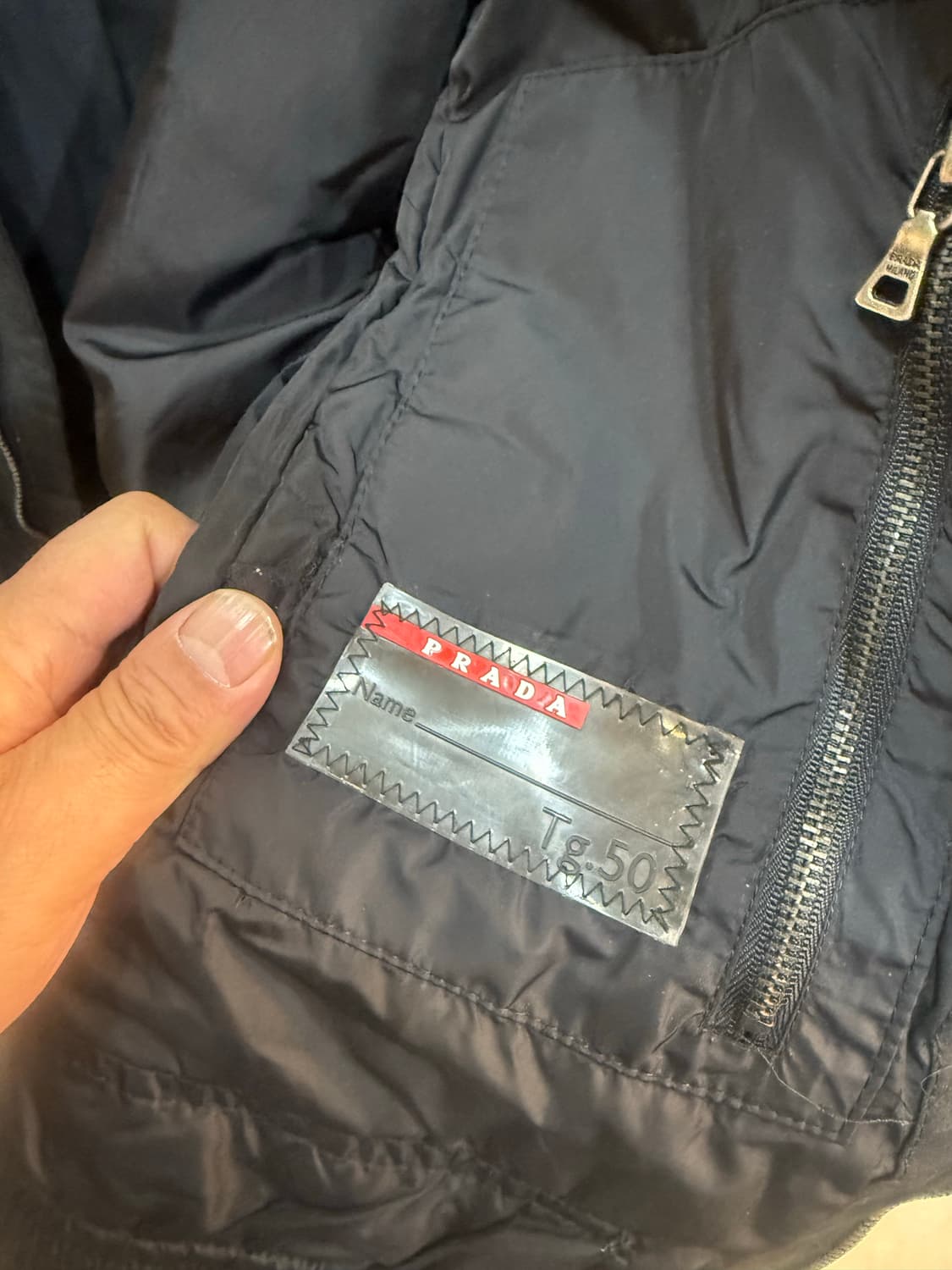 50/100 정품 프라다 고어텍스 패딩 팝니다 상품이미지3