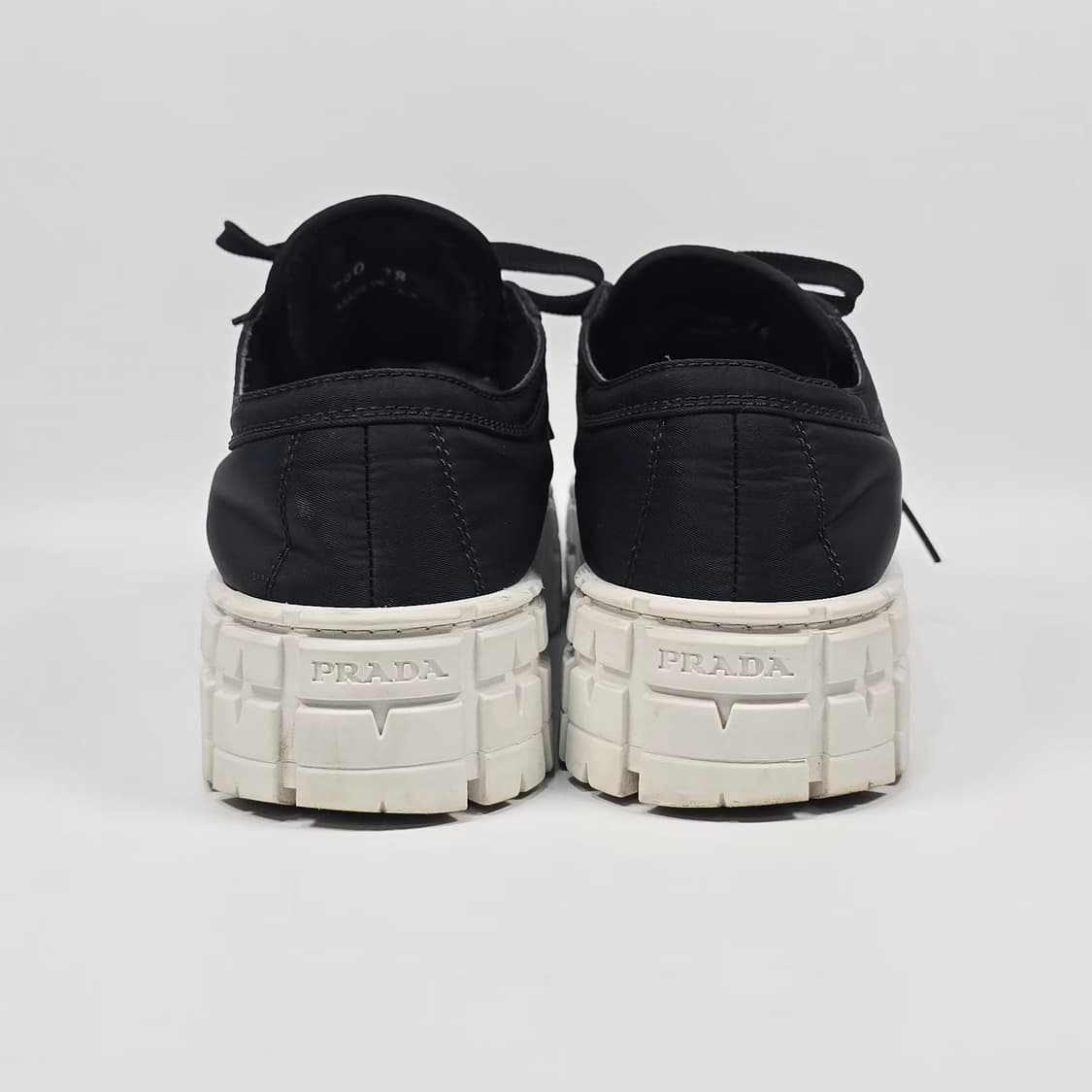프라다 나일론 개버딘 휠 스니커즈 ( 250 ) 상품이미지3