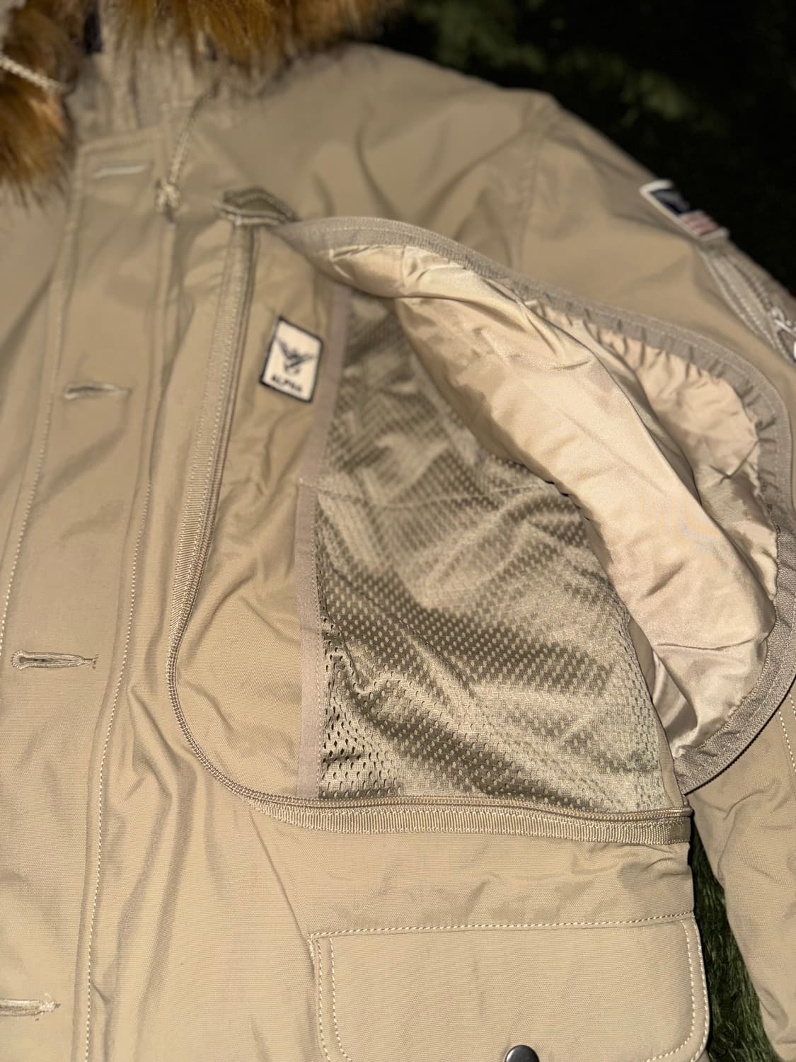 [L] 알파인더스트리 N3B 변형 폴라 헤비 파카 베이지 상품이미지6