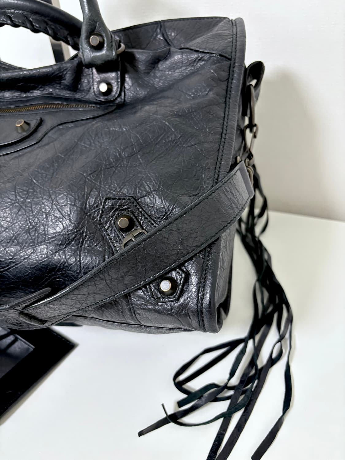 발렌시아가 시티 모터백 블랙 미디움 상품이미지6