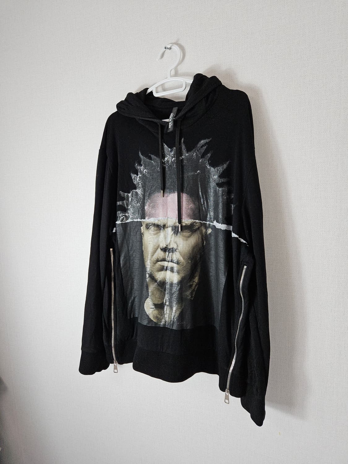 닐바렛 마르쿠르스 석고상 후드티셔츠 L (백화점 정품) 상품이미지1