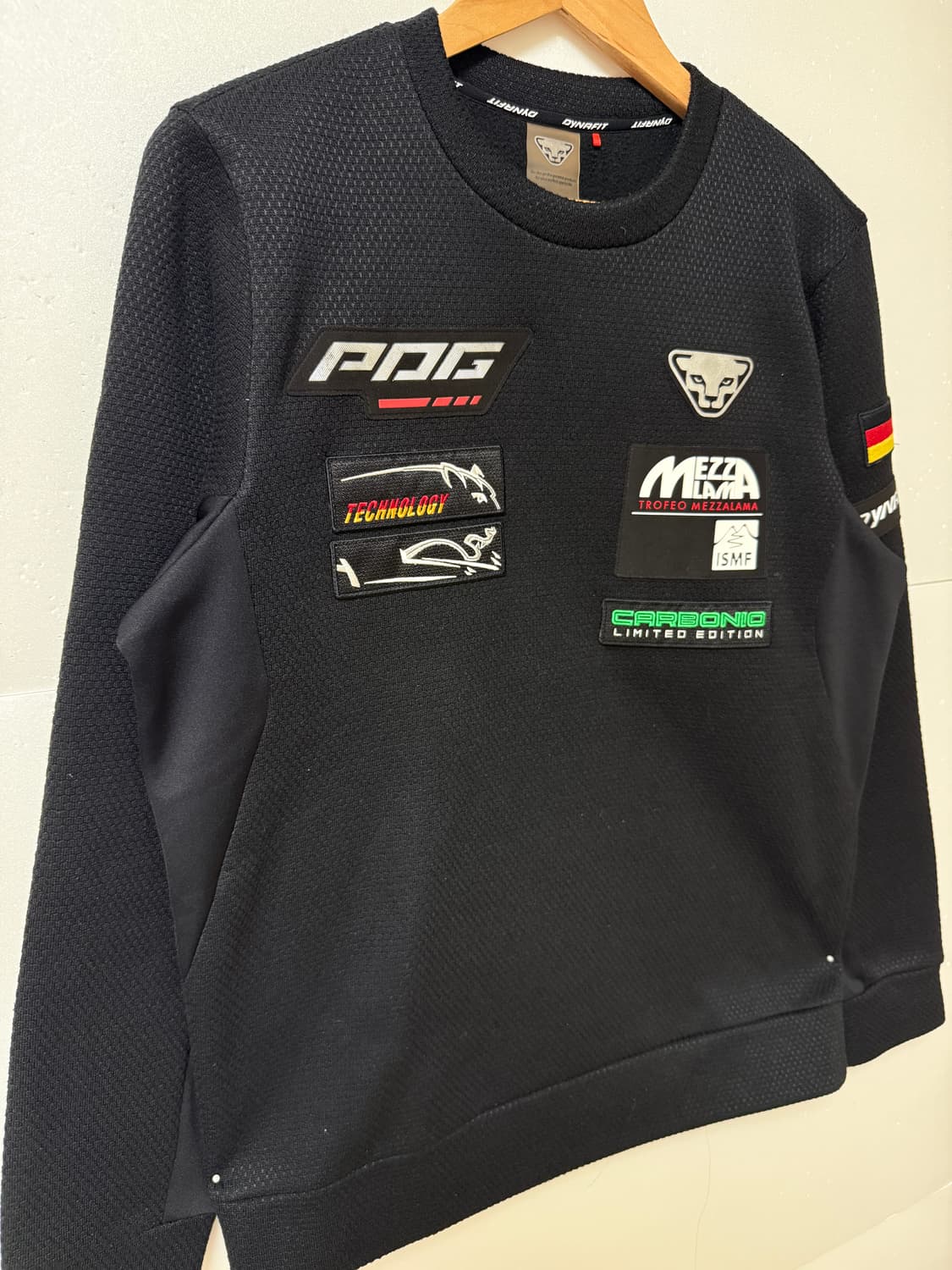 다이나핏 와펜 패치 맨투맨 블랙 100 리미티드 감성 상품이미지2