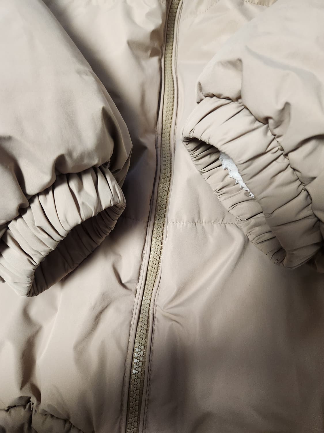 폴햄 리버시블 보아 숏 패딩 양면 플리스점퍼 사이즈105(xl)

패딩점 상품이미지6