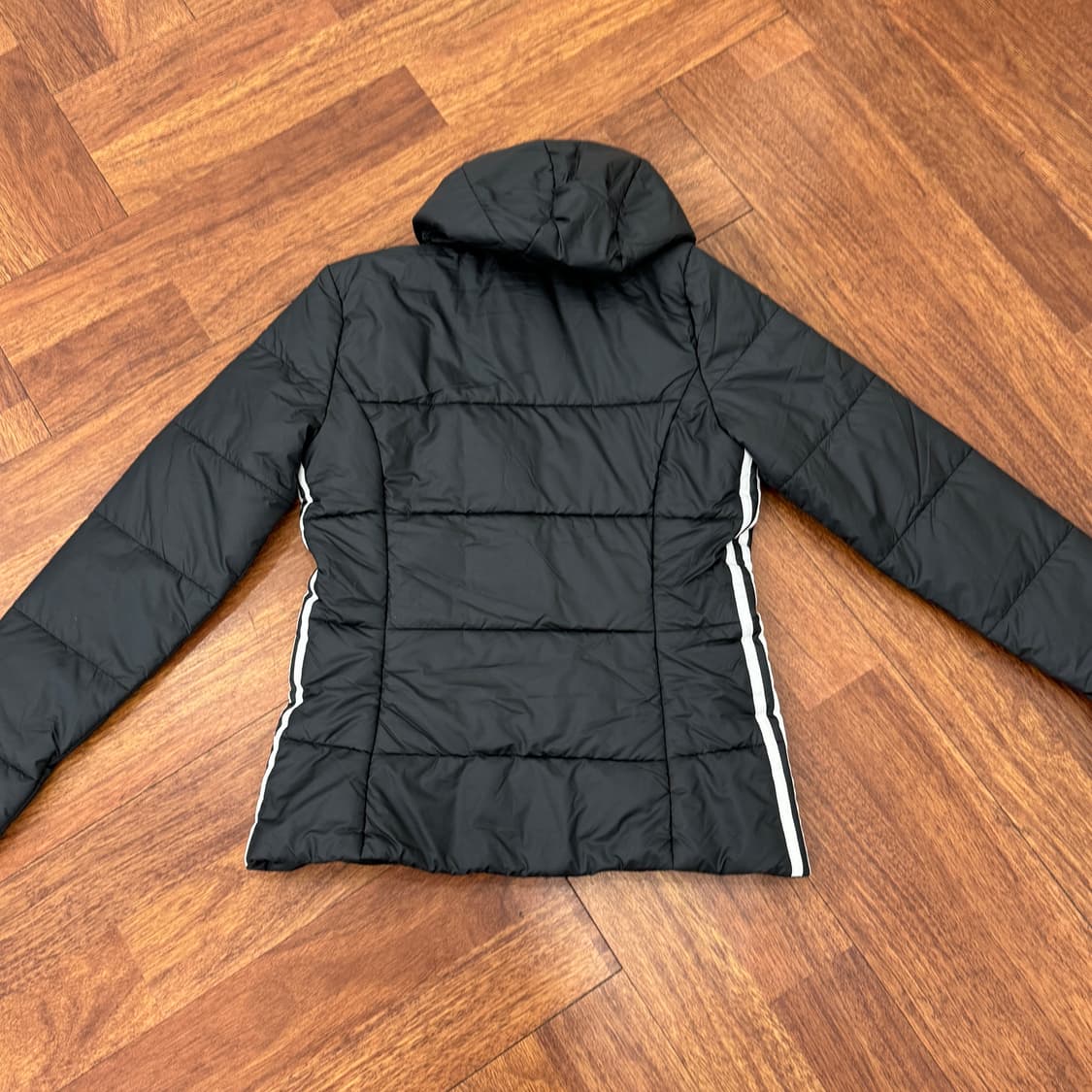 여성용 M 아디다스 슬림 패딩 후드 자켓  상품이미지3