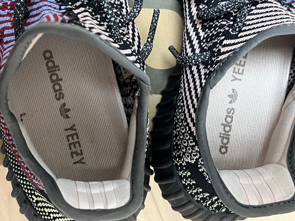 아디다스 이지부스트 350 V2 예힐 논리플렉티브 상품이미지6