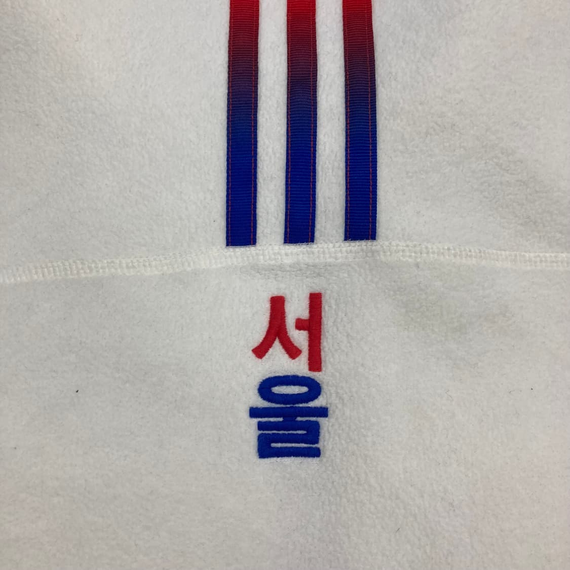 아디다스 서울 로고 화이트 컬러 플리스 자켓 상품이미지5