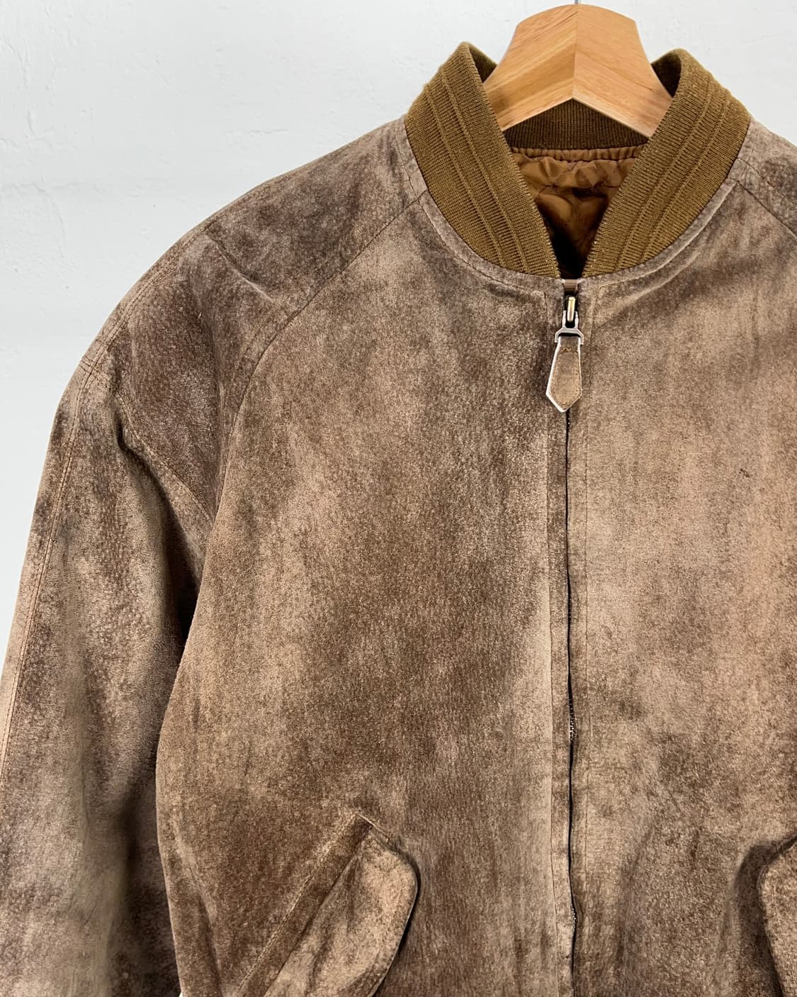 로트레아몽 맨 브라운 스테인 스웨이드 퀼팅 봄버 자켓 상품이미지2