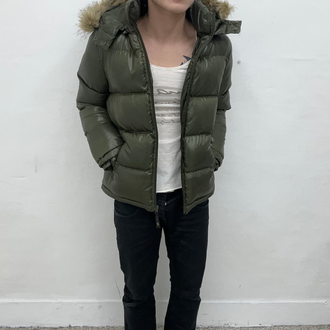 Khaki glossy down jacket 상품이미지4