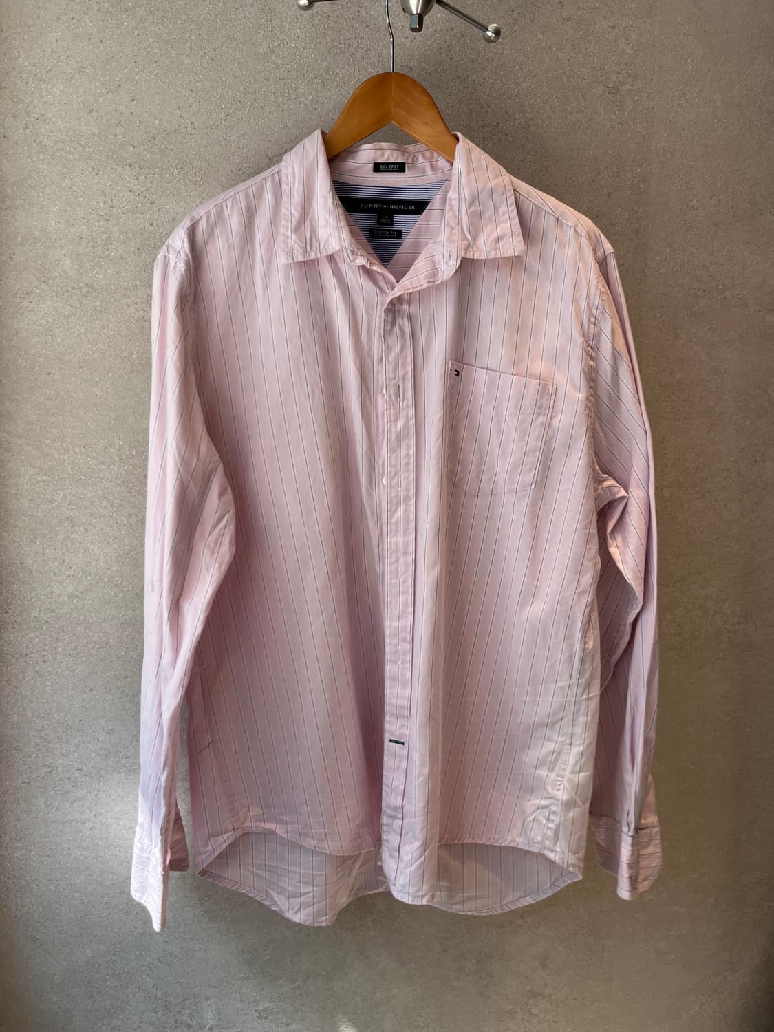 타미 힐피거 핑크 스트라이프 커스텀 핏 셔츠 상품이미지1